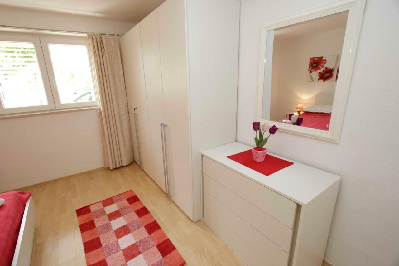 Apartmani Ivona & Ivo Makarska Bagian luar foto