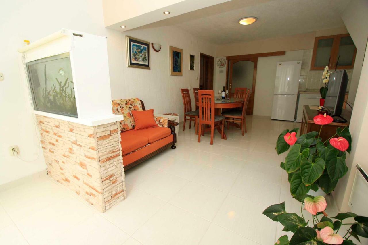 Apartmani Ivona & Ivo Makarska Bagian luar foto
