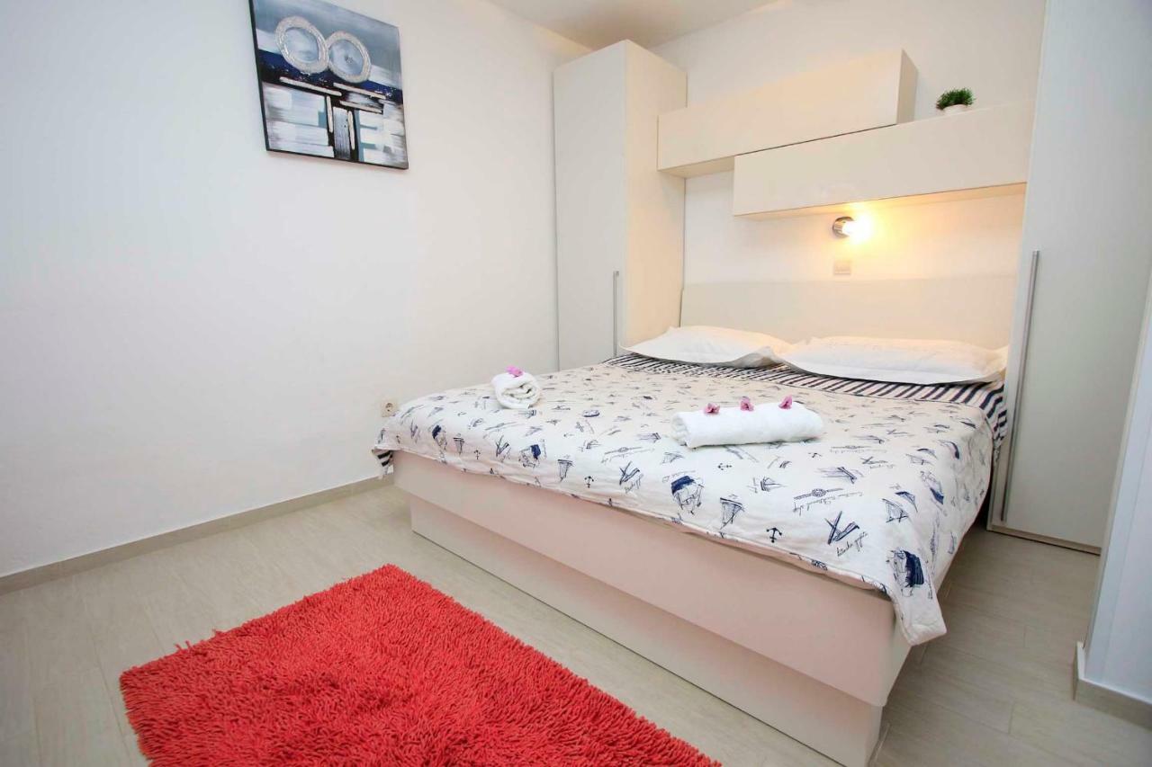 Apartmani Ivona & Ivo Makarska Bagian luar foto
