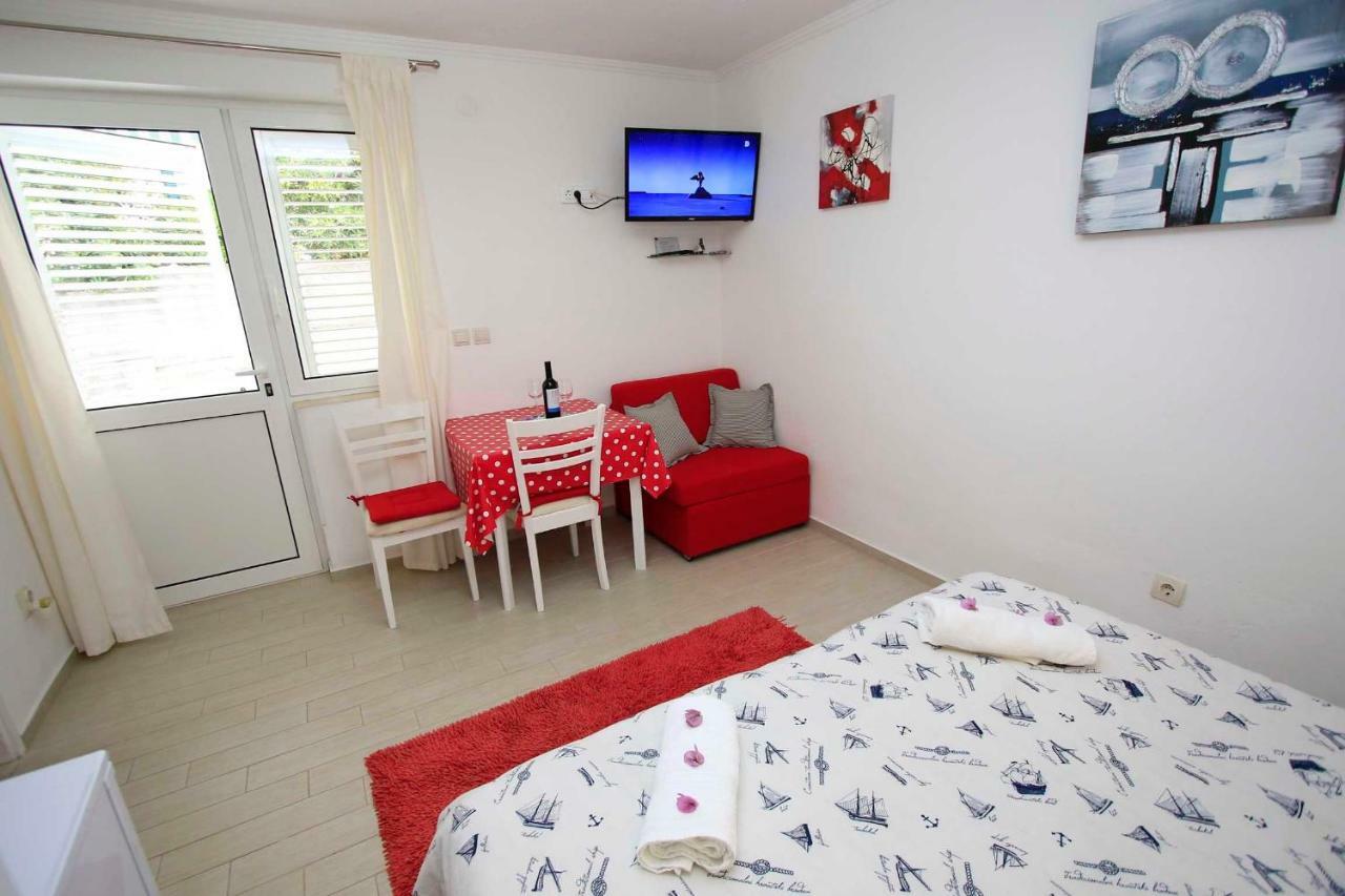 Apartmani Ivona & Ivo Makarska Bagian luar foto