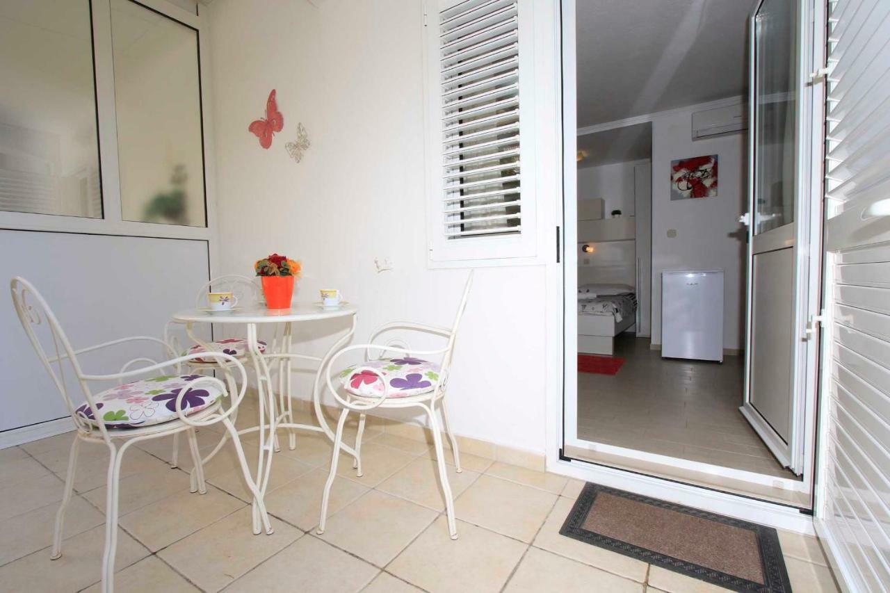 Apartmani Ivona & Ivo Makarska Bagian luar foto