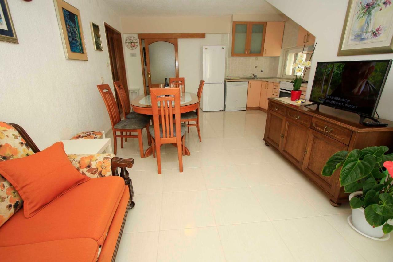 Apartmani Ivona & Ivo Makarska Bagian luar foto