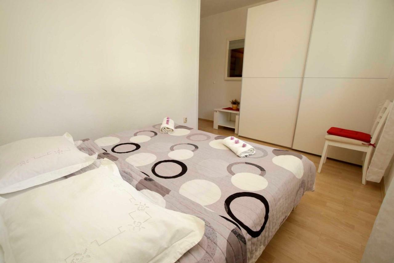 Apartmani Ivona & Ivo Makarska Bagian luar foto