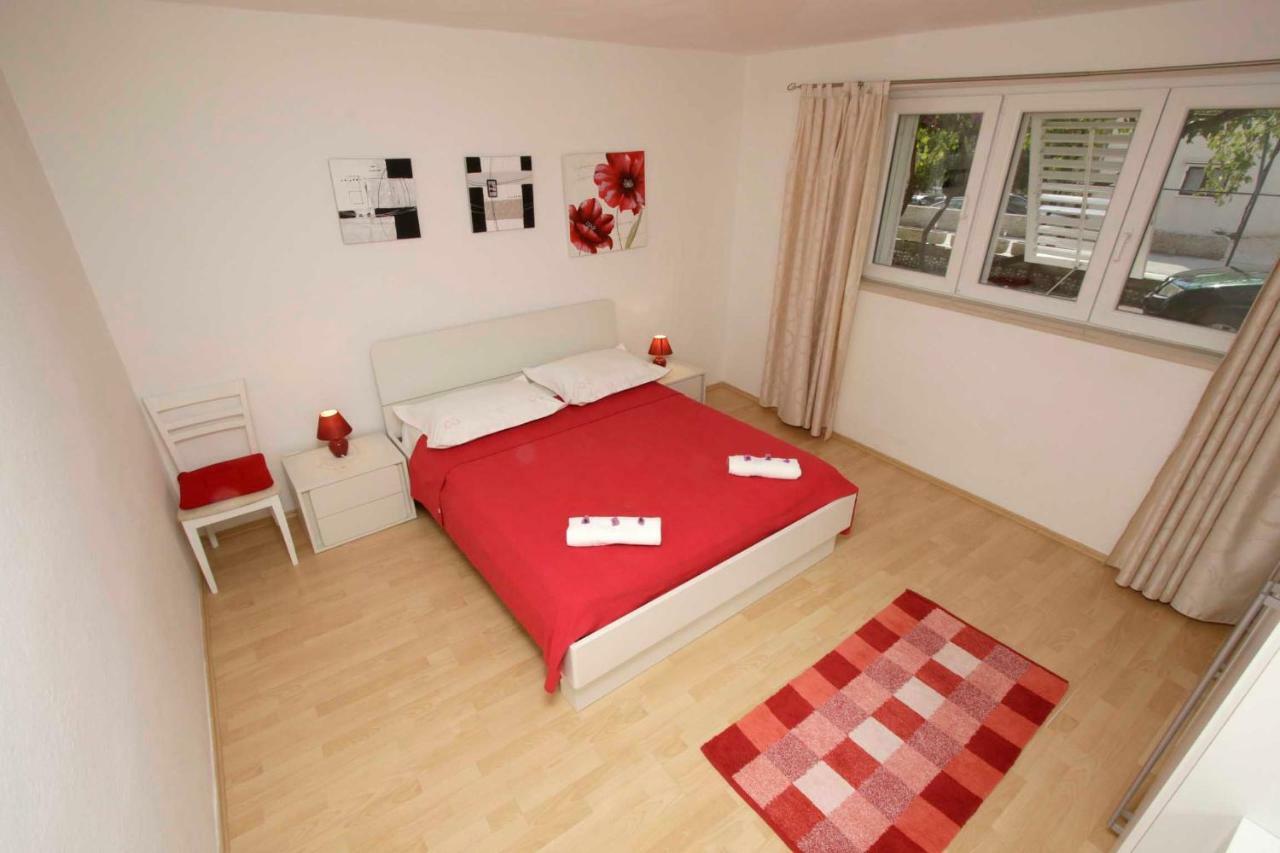 Apartmani Ivona & Ivo Makarska Bagian luar foto