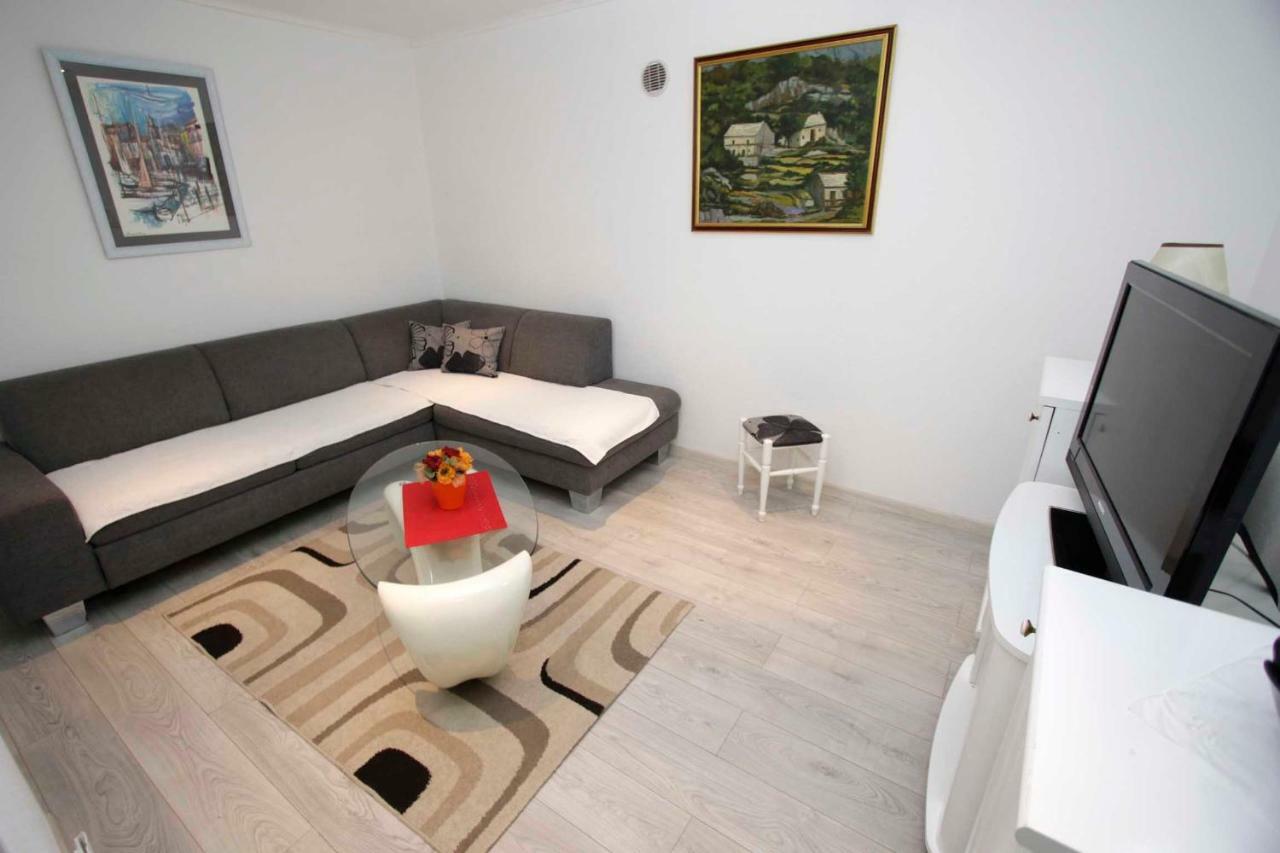 Apartmani Ivona & Ivo Makarska Bagian luar foto