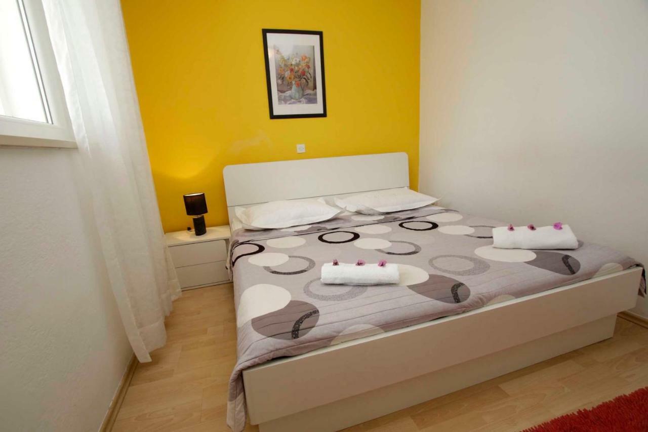 Apartmani Ivona & Ivo Makarska Bagian luar foto