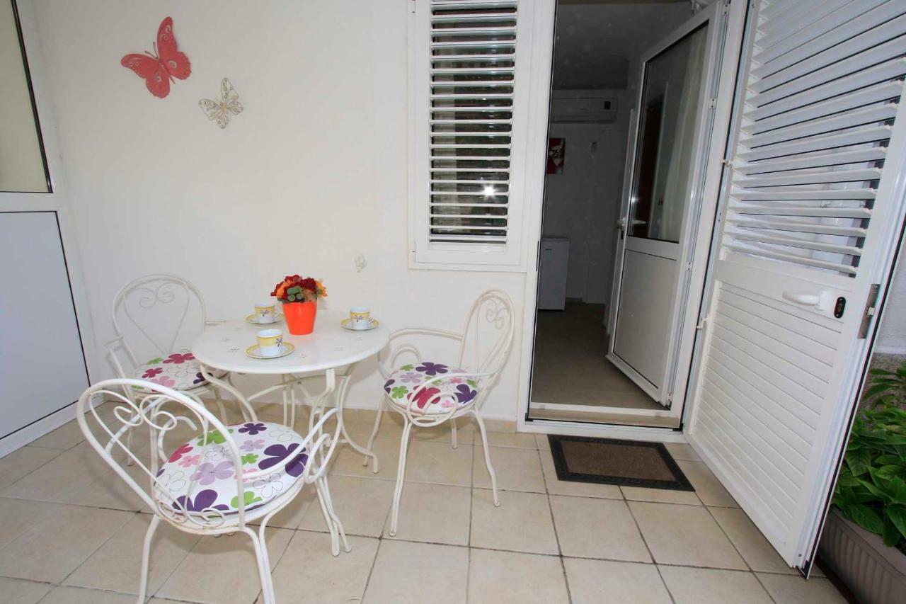 Apartmani Ivona & Ivo Makarska Bagian luar foto